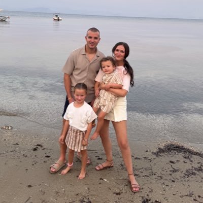 ♡ | Family Solicitor @MSBsolicitors | Wife | all things Reeva & Miles 🐻 | Cornwall lover 🐚 |♡
