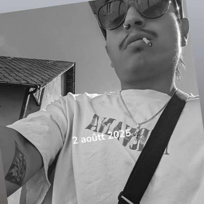 _4LphaDr3w's profile picture. Paname dans le sang.     
                    🇪🇨🇨🇵

@LaTri

@fff