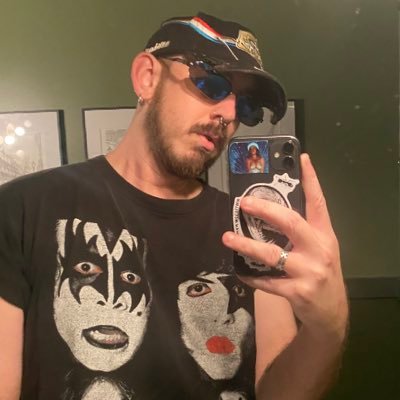 6’2 • Bator • Bush icon • Side • Nipple enthusiast • Freak • Goon at meeee 🔞 PROTECT TRANS PEOPLE • BLACK LIVES MATTER