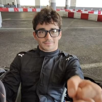 @redbullracing @ScuderiaFerrari
i do tweet irl updates sometimes