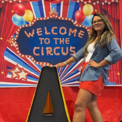 UlibarriK_PCR's profile picture. Literacy Coach 💙💛