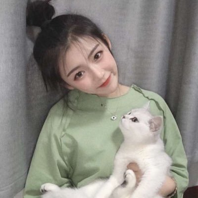 dKZ8Z5JTEEOeu's profile picture. 