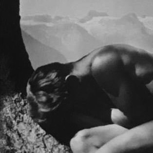 vespertoni's profile picture. Creator, enjoyer, destroyer.