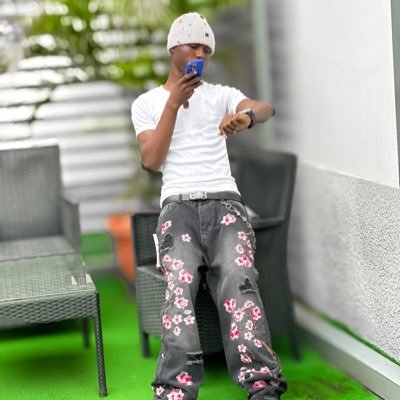 UsmanMoham42605's profile picture. 