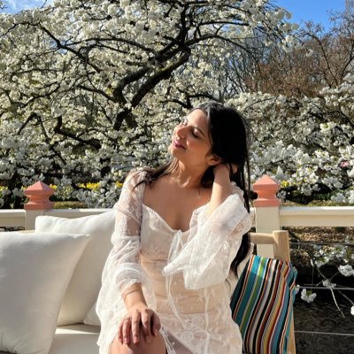 mahimehra5262's profile picture. Believing that kindness and authenticity are the greatest gifts we can give to ourselves and others 💖✨