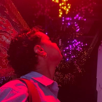 entre devaneios e sonhos, quem serei daqui até amanhã. libriano e estudante de design - uneb