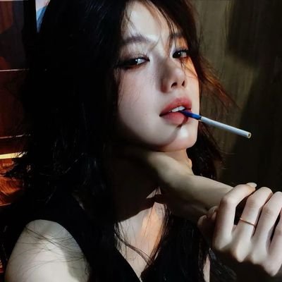 zhi_wang14614's profile picture. 慕强  无聊分享日常   轻微m   不约