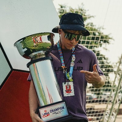 22 y/o Graphic Designer | currently @vypegraphics former @usacupsoccer
