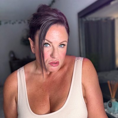 Just your average, 53 year old bi Milf here to add some 🌶️ to your life. Click link below for all the action! ⬇️