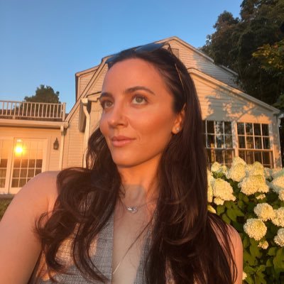 itsjuliaknight's profile picture. running knight vision & building your fav startups