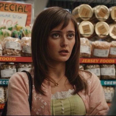 Lilliana (nana) 🥸| that one friend that's too travnat and marinat || 18🐵