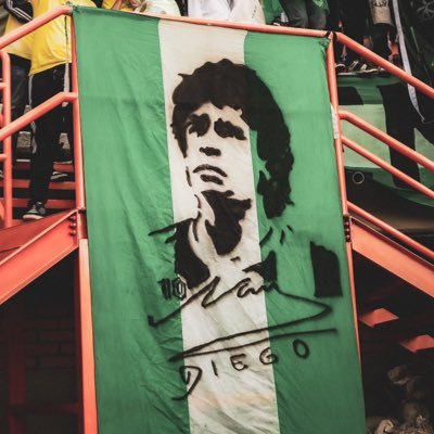 Grupo de hinchas cansados de que Atlético Nacional sea destruido por Carolina Ardila y sus esclavos.