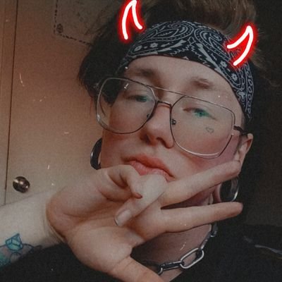Riah | 26 | Metal Vocalist • Halo Enjoyer • Day Trader • Trickshot Enthusiast • General Manager for @oKzEsports