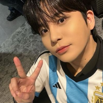 20! istj. Multi stan: 5sos, (Ults: Ateez y Xikers) Enhypen, &team, cortis🤍
