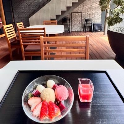 z6AUJUsFHLLy4Mi's profile picture. 建築好き、階段好き、英語が仕事のいちごアンバサダー