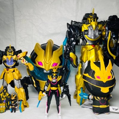izs6HeBKLj0n1s1's profile picture. 三十路になっても、装動どハマりの特撮留年、サブカル大好き。 リアルではオタを隠しているので、ここで呟くのが生き甲斐。無言フォロー大歓迎。自分の呟きで、皆さんにクスリと笑って貰えれば幸いです。
