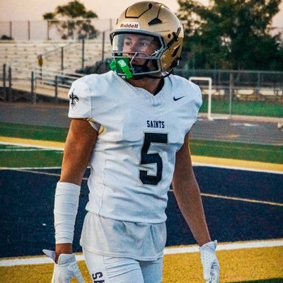 ‘26 | Central Catholic | 6’2 185| 4.56 40(chip)| @CCHSsaintsFB WR / ATH| 3x All State T&F |400 50.2 split | 800 2:00 split | HC: (309) 531-3960|