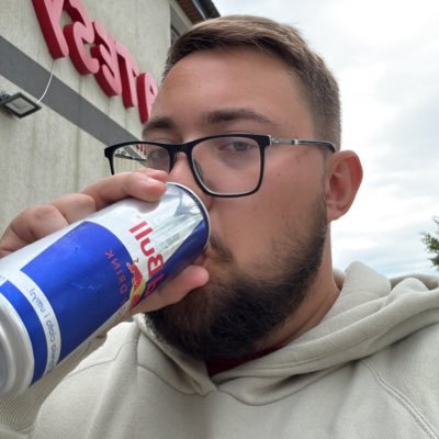 d_Shadow_b1999's profile picture. 