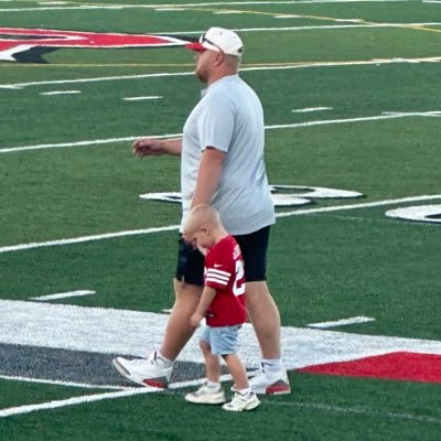 | ✝️ | Husband | Dad | Asst. Coach @TheRidgeFBLL 🗡️ | ✨@covecleaning ✨
