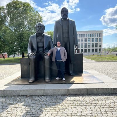 DuckyQuinonez's profile picture. 