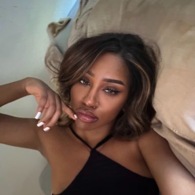 @Irissyaaa 🦋 #KCORP • (ex) Streamer @Twitch | Valo,GTA,COD 🇬🇵 †