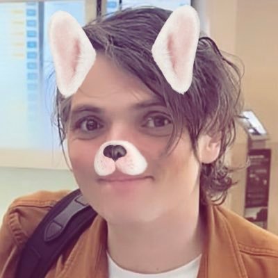 🇹🇭 | i do art | mcrtwt and fobtwt? | BIG FAN OF GERARD SKIRT | #1 bull dog filter gerard lover | priv: @gwayjiggle_