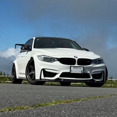 色々乗り換えすぎてアカウントのフォロワーから認知されないトヨタの営業やってる車好きです。 91スープラでクラッシュしたけど結局M3で直6買いました。