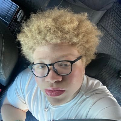 dre. ‧₊˚✩. Profile