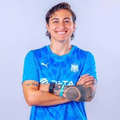 Hincha y socia de @RacingClub | Jugadora de Apollon Ladies |Recibida en Sport Management | @TexasTech alumni | Feminista | Mis valores no los negocio.