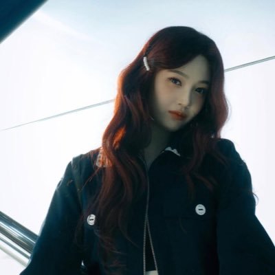 if someone shows up when you need them you call that destiny — ko mun yeong ♡ military wife till 2025.12.31 🫡 please, bite me, lestat