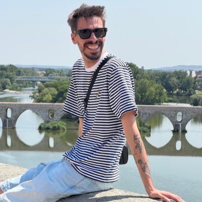 LulailoLulito's profile picture. Diseñador gráfico. Pokemon Masteh. Cat Lover (y alérgico). Gamer. A veces escucho a koreanas. https://t.co/E6bCxxKyB6