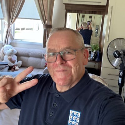 Life is like a Roller coaster the trick is trying to hold on ! Liverpool FC #YNWA Chesterfield FC . Pretenders not welcome🇺🇦