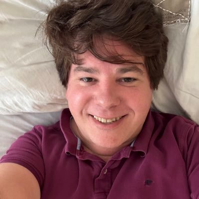 Sub, Chubby, Kind, Passive Bottom Fag with big ass and tiny cock iso Dom Alpha Men to worship. London: 13-18 August