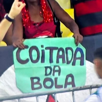 Perfil informativo com pegada mais leve e com toques de humor.