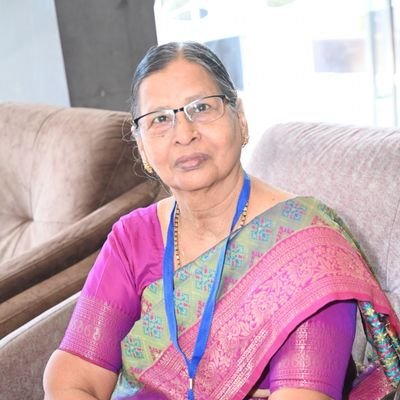 मेरे सीने में नहीं तो तेरे सीने में सही,
हो कहीं भी आग लेकिन आग जलनी चाहिए !!
सिर्फ हंगामा खड़ा करना मेरा मकसद नहीं,
मेरी कोशिश है कि ये सूरत बदलनी चाहिए !!