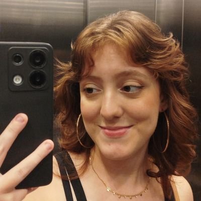 ela/dela          ruivinha do mal