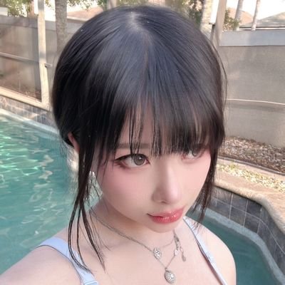 curingurballs's profile picture. 18+