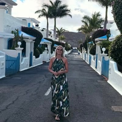 American 🇺🇸 | Lover of Animal | Adventure | Leo| Woman 👩 | Mother | #MAGA