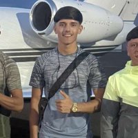 h (@ibizabossintern) 's Twitter Profile