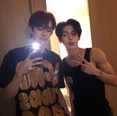 for RIIZE and Xnghan, especially 🎸🐸 • minor and homophobic DNF