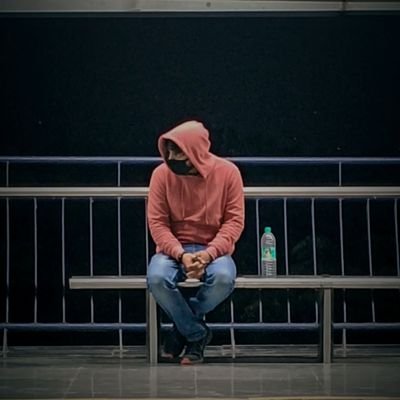 Vivek99sr's profile picture. 