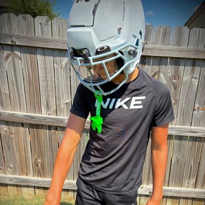 I am a 13 year old RB/CB coming out of Fort Worth, Texas grinding and working hard to pursue my dreams to become a NFL player š