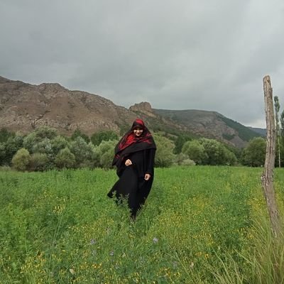 هُـوَ مَعَكُـمْ أَيْنَ مَا كُنْتُـمْـ٨ـﮩـ۸ـﮩ
دختــــرگیــلانــ🌻🌱