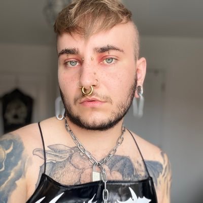 the vampire armand Profile