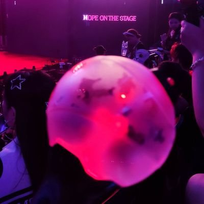 S M O O T H L I K E B U T T E R
an army mom 💜
kookie stan!!!