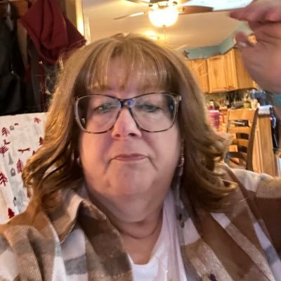 Wife, retired, mother of 3, nona to 2 boys. Anti-Trump democrat. Christian. All things paranormal. Furbaby 🐈 Leo. Law of Assumption.