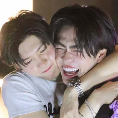 aouboom🫧🌊 @tnbau1 @besevboom @AouBoom #อู๋บูม
💛💜⭐