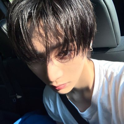 yumsv4mp's profile picture. taesan i yo escuchando rubia sol morena luna