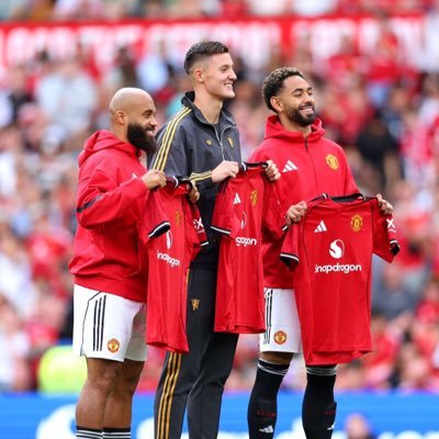 Content creator⚪️Entertainer⚪️Football Fan ⚪️Football trend ⚪️MAN UNITED⚪️RONALDO🐐