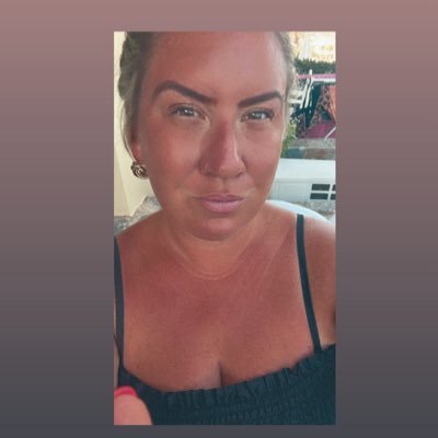 English Teacher.HoD.Passionate about reading.Examiner. NPQSL.NPQML.Shakespeare lover.Full time working Mum of 2 beautiful children. All views are my own.